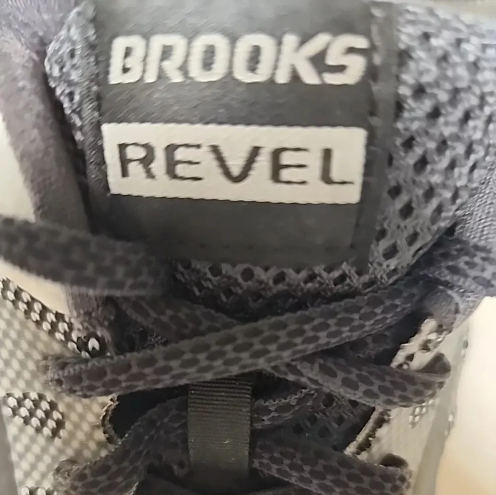 Brooks Revel 5 Road Running Shoes Women's Size 8.5 M White Black 1202491B155 - Picture 10 of 12